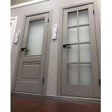 Серые классические двери в эмали
