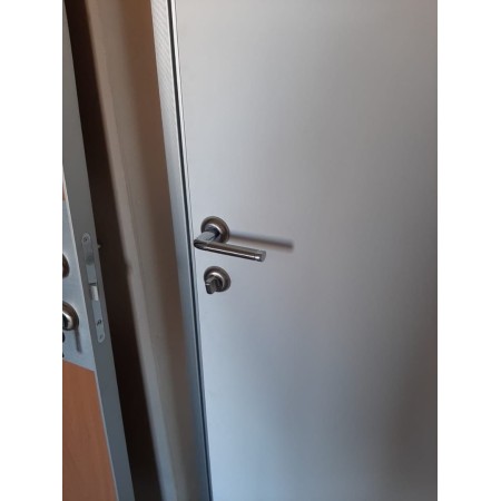 Дверь скрытой установки INVISIBLE под покраску